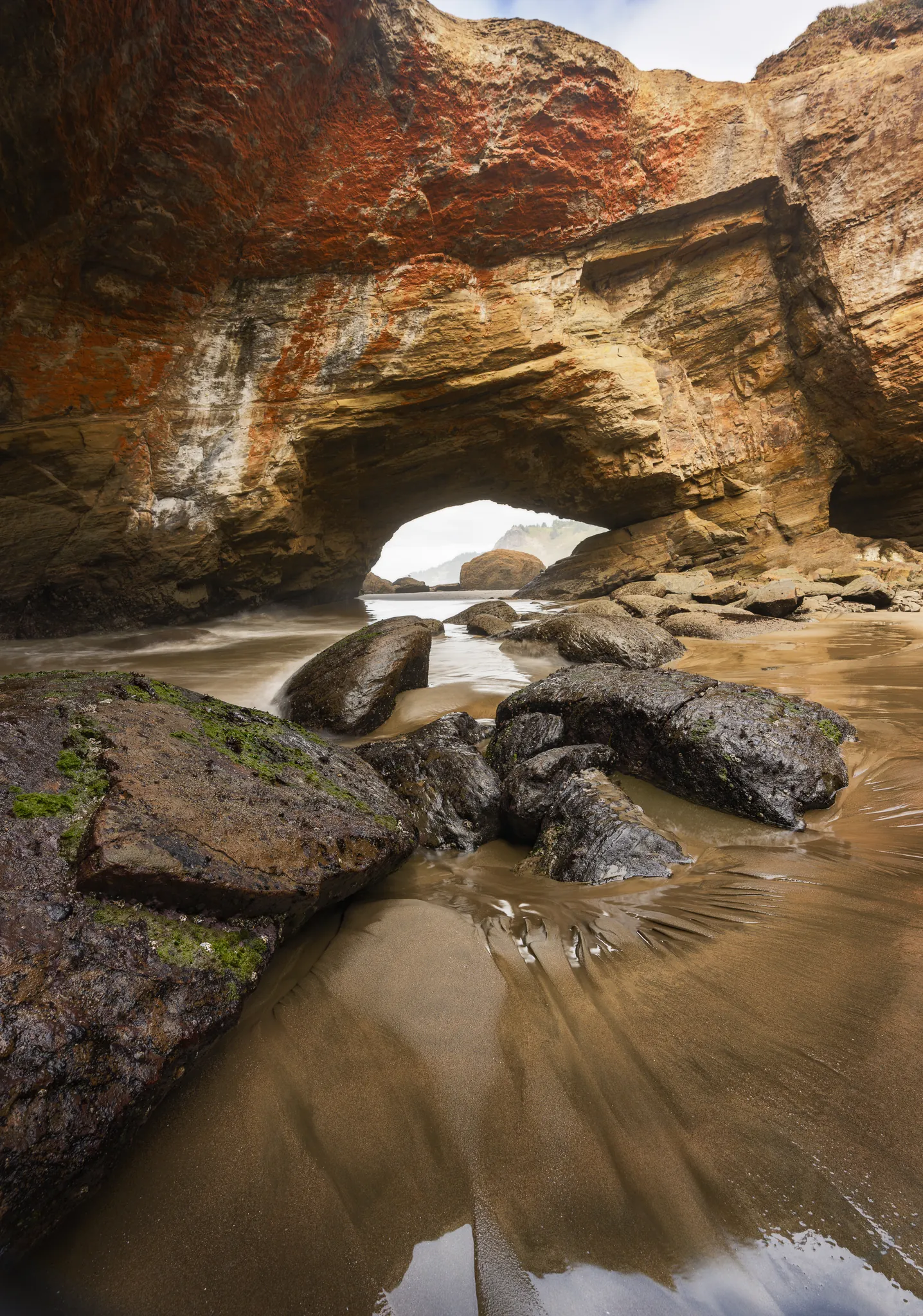 Devil's Punchbowl, Otter Rock, Oregon, photograph by Yaniv Bekerman