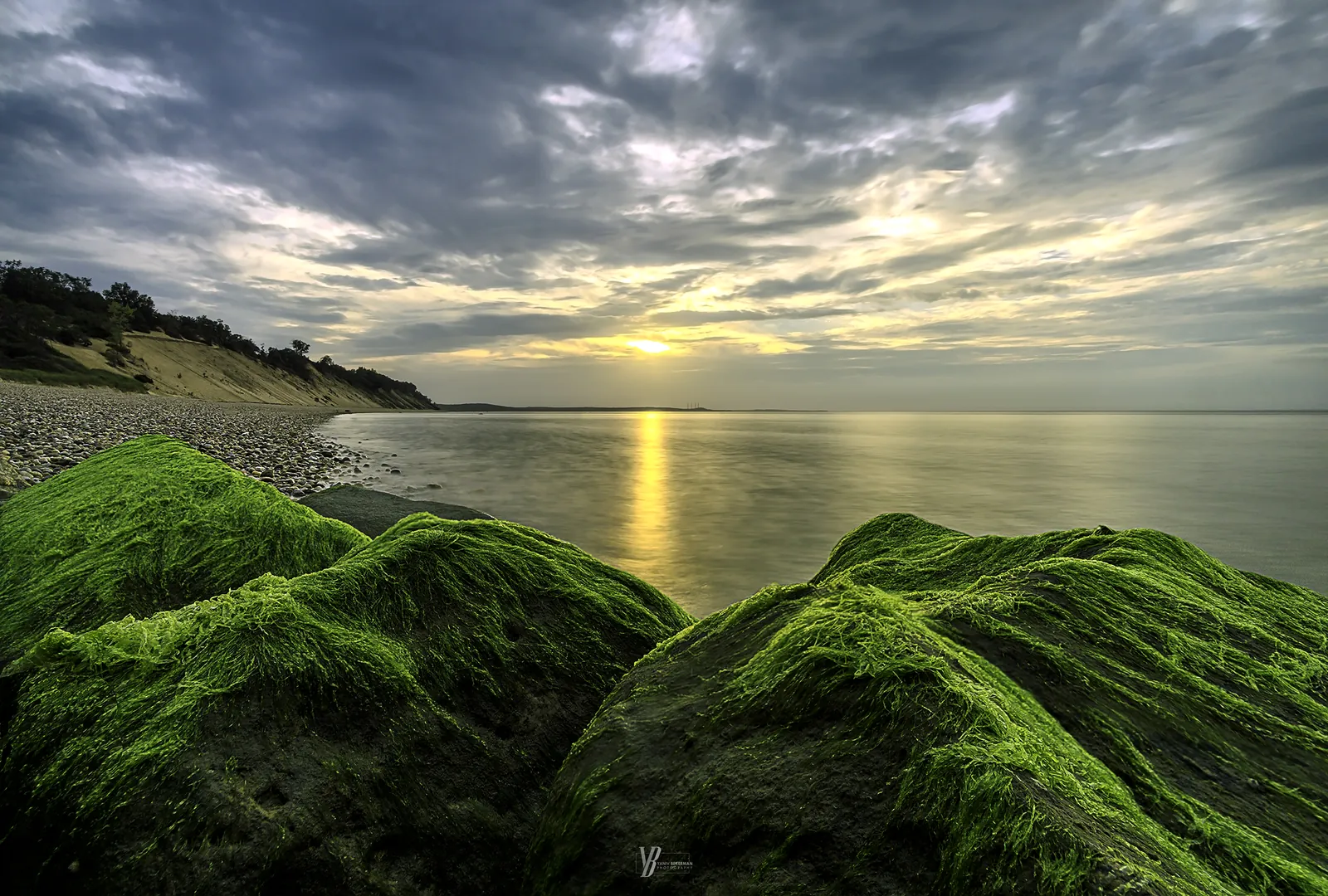 Green Sunset, photograph by Yaniv Bekerman