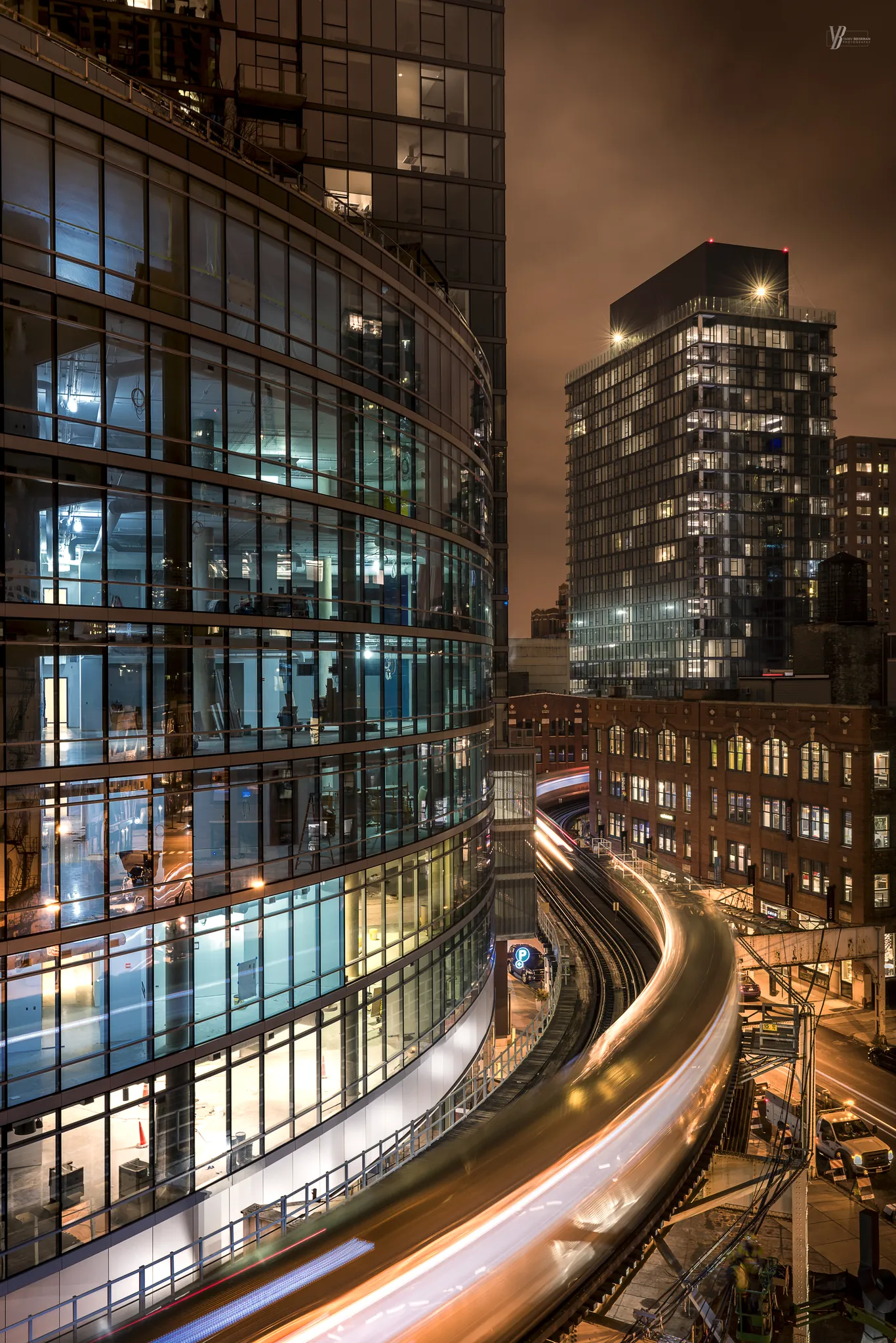 The L, Chicago, Illinois, photograph by Yaniv Bekerman