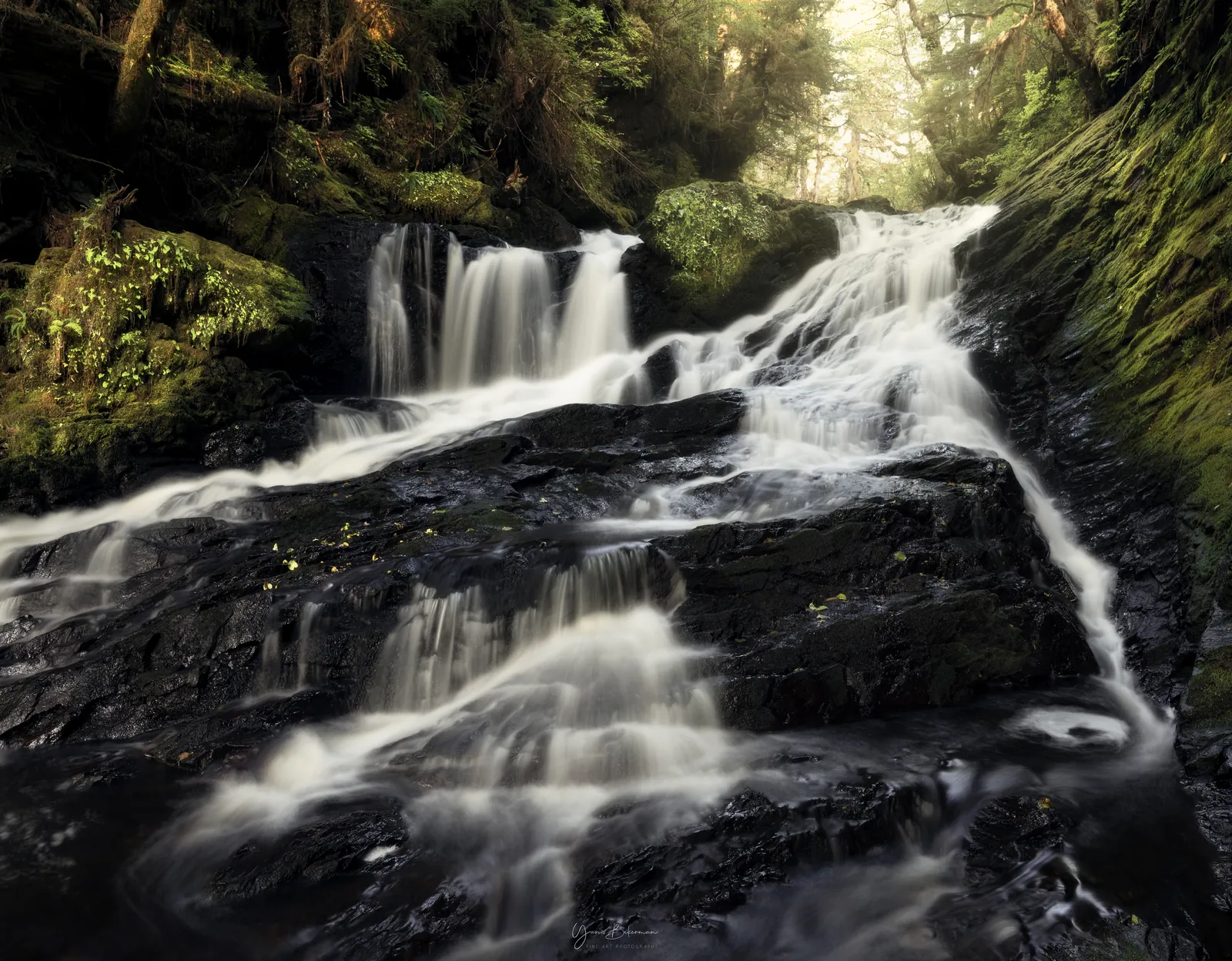Lunch Creek Falls, photograph by Yaniv Bekerman