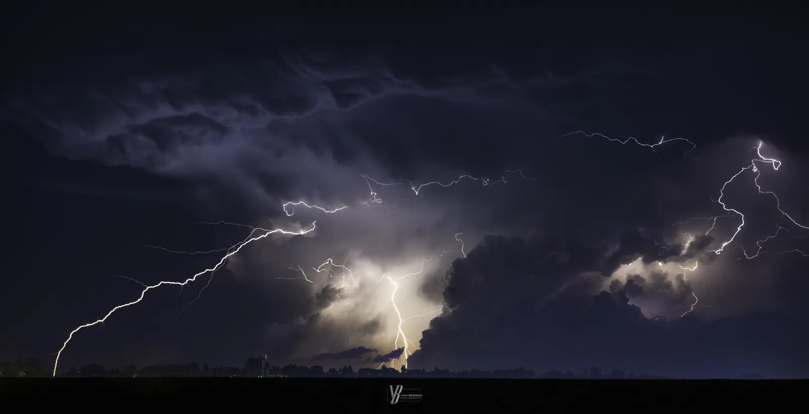 Wrath of Zeus, photograph by Yaniv Bekerman